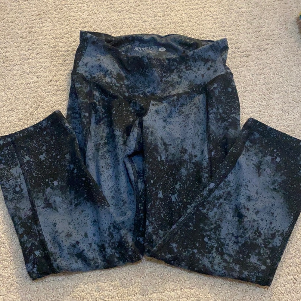 Splattered Paint design cropped leggings - Old Navy